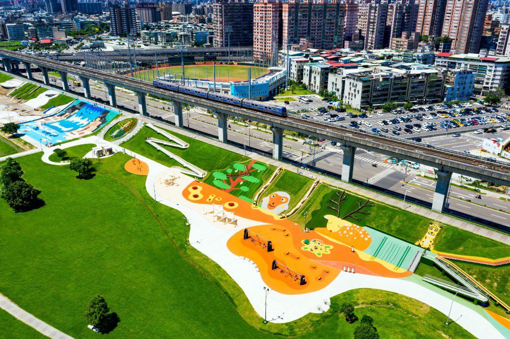 總面積4公頃的熊猴森樂園，規劃31座溜滑梯、上百種遊樂設施，廣受雙北市民喜愛。